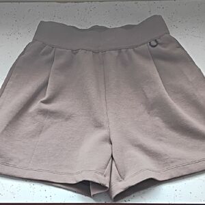 Nike Women's High Waist 24.7 Dri Fit Beige Brown Shorts Xs Nwt